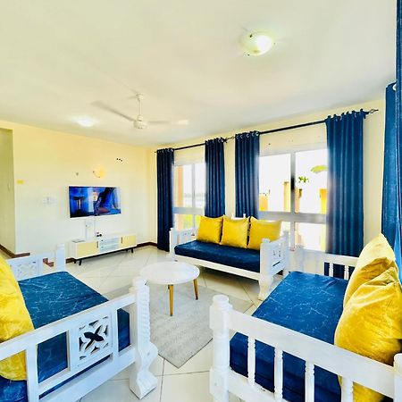 Elna'S Nyali - Work & Unwind - Pool, Sea Views, Ac & Fast Wi-Fi Bed & Breakfast Mombasa Exterior foto