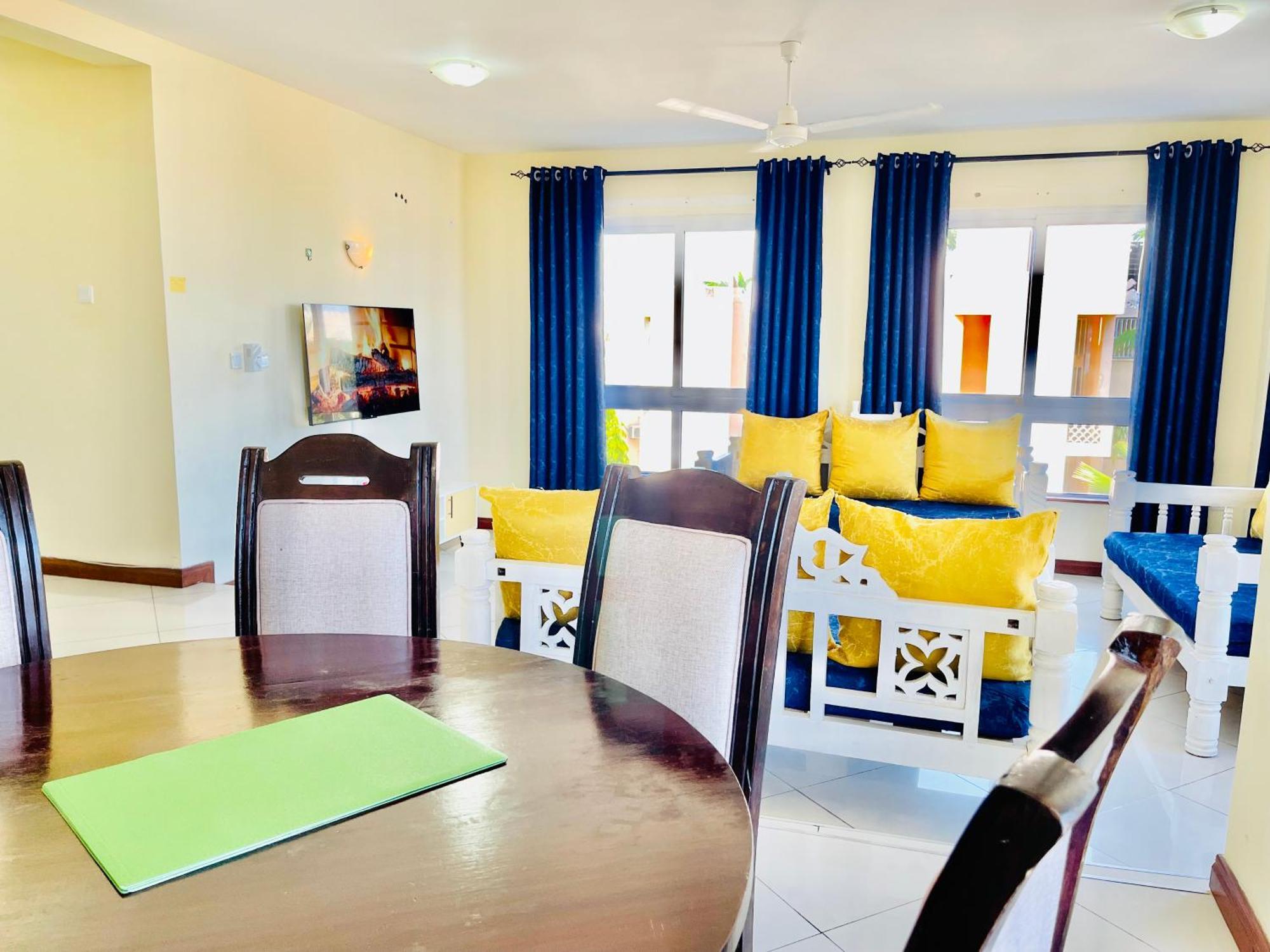 Elna'S Nyali - Work & Unwind - Pool, Sea Views, Ac & Fast Wi-Fi Bed & Breakfast Mombasa Exterior foto
