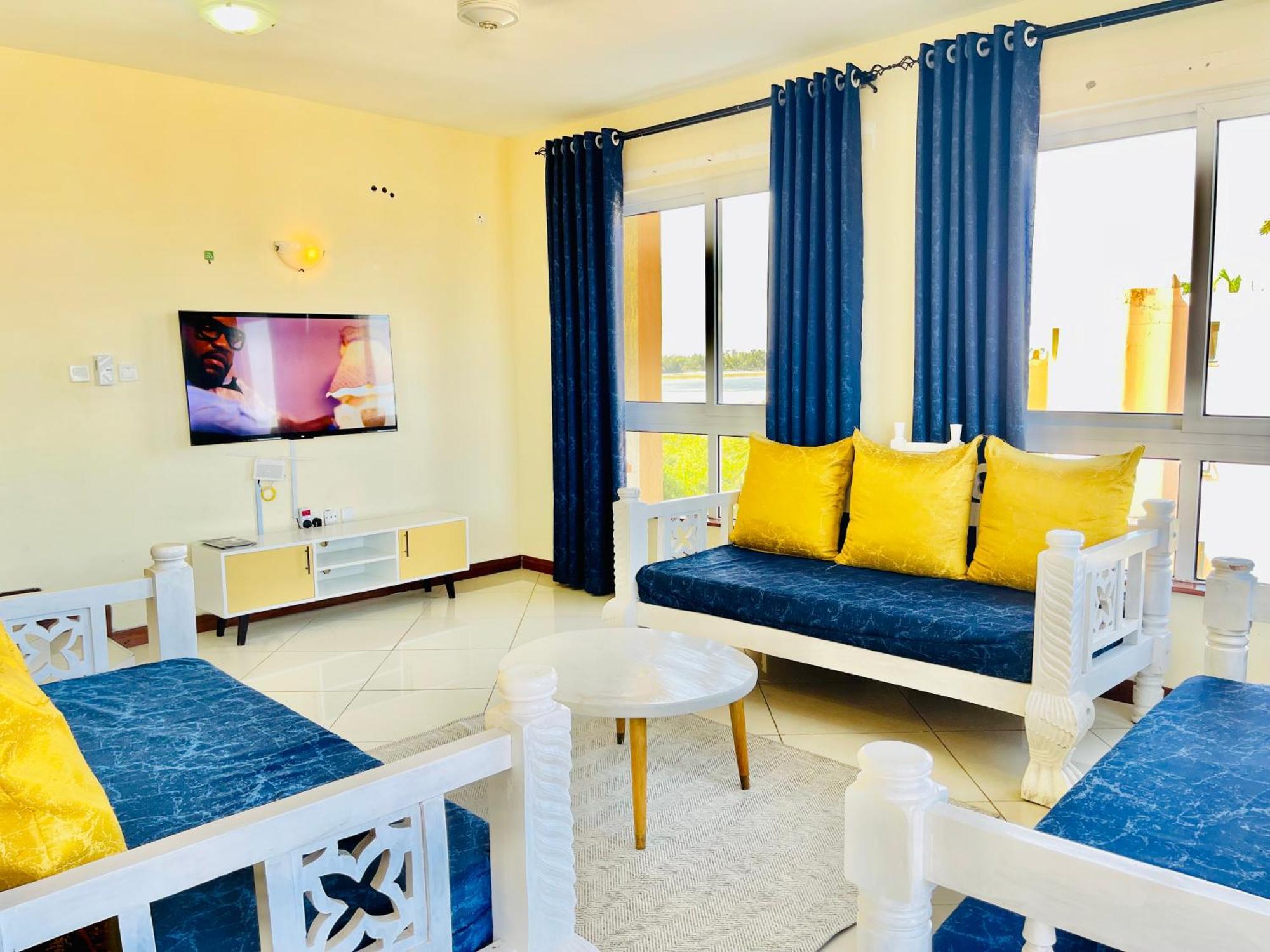 Elna'S Nyali - Work & Unwind - Pool, Sea Views, Ac & Fast Wi-Fi Bed & Breakfast Mombasa Exterior foto