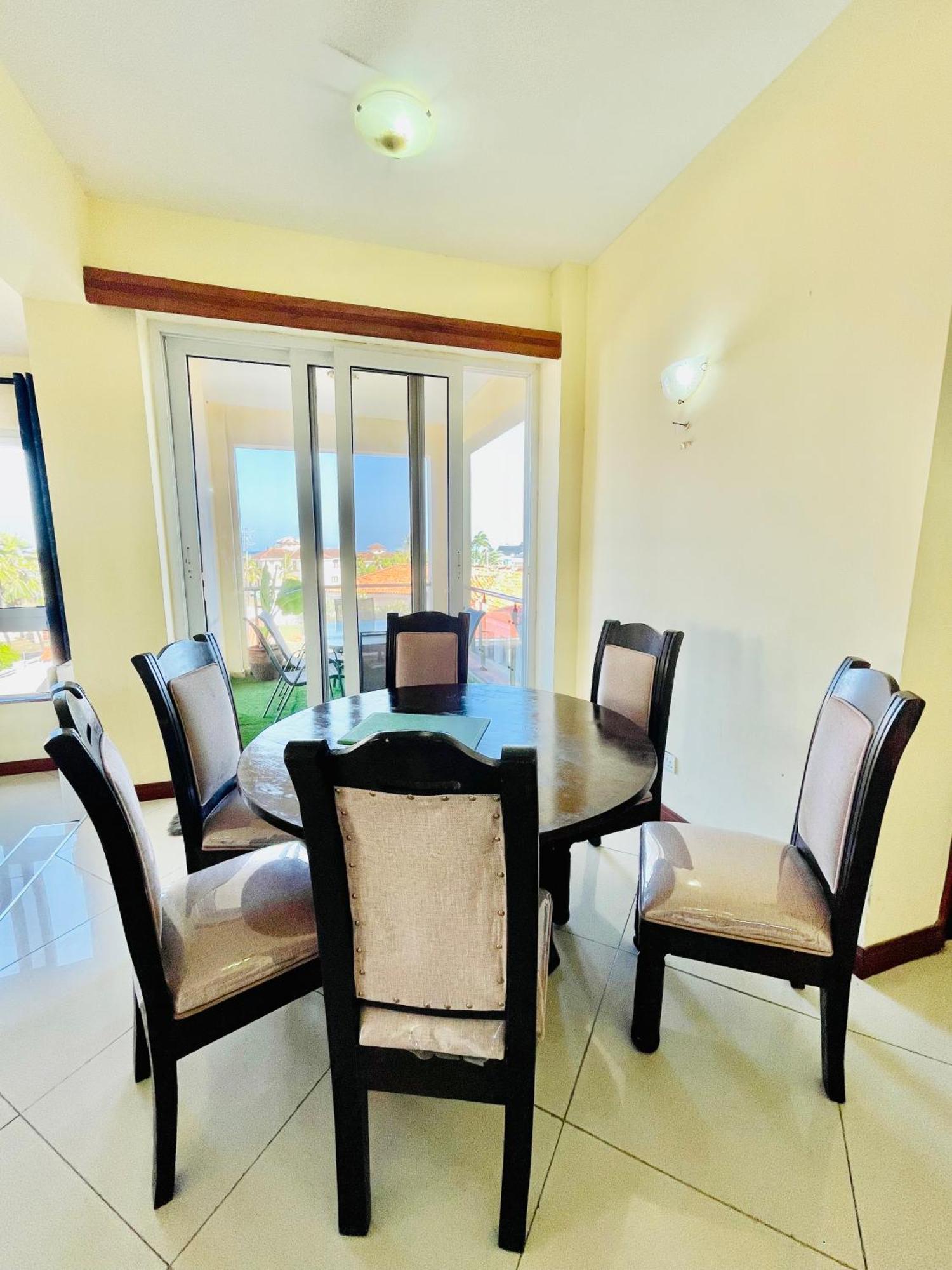 Elna'S Nyali - Work & Unwind - Pool, Sea Views, Ac & Fast Wi-Fi Bed & Breakfast Mombasa Exterior foto