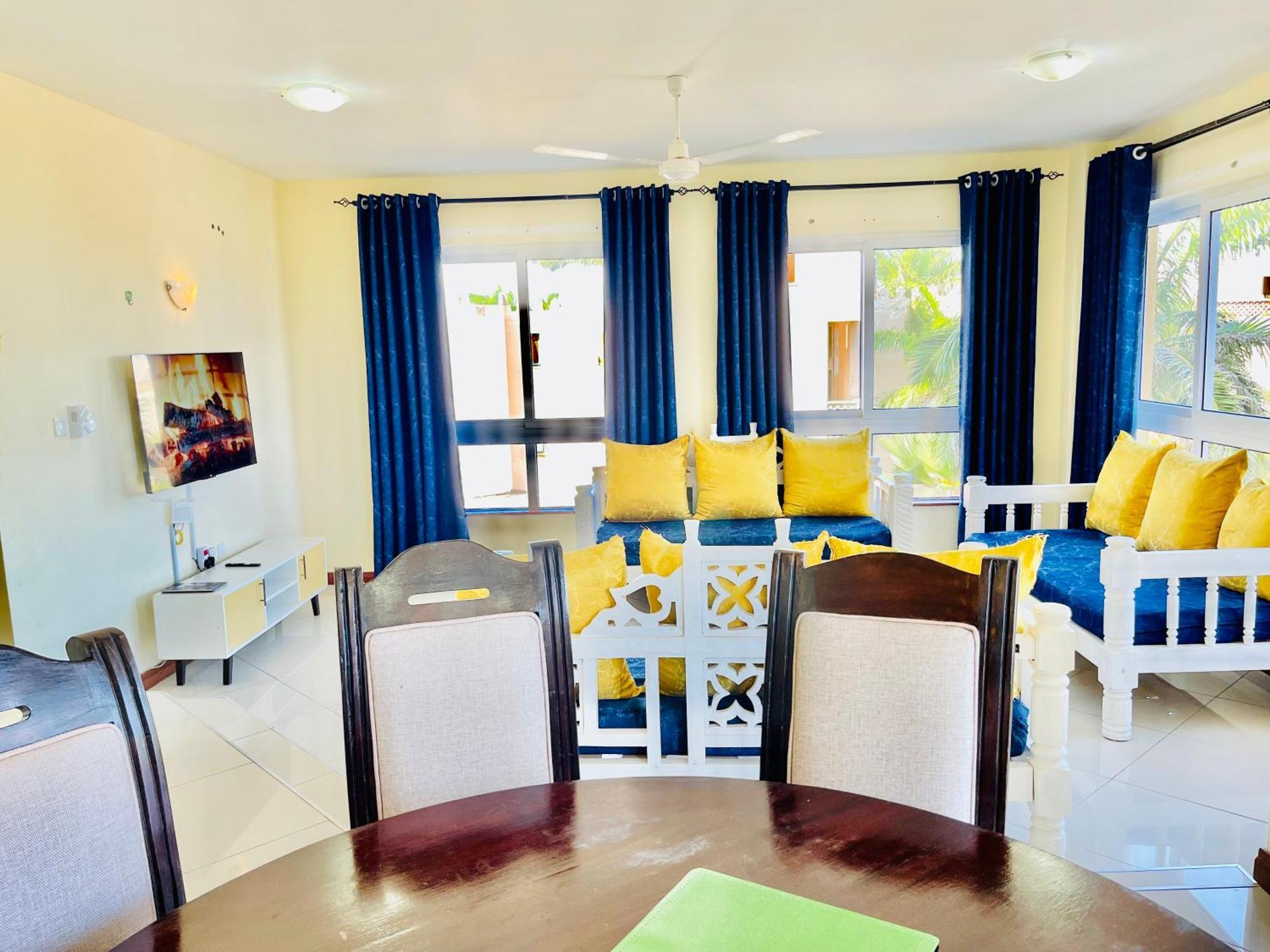 Elna'S Nyali - Work & Unwind - Pool, Sea Views, Ac & Fast Wi-Fi Bed & Breakfast Mombasa Exterior foto