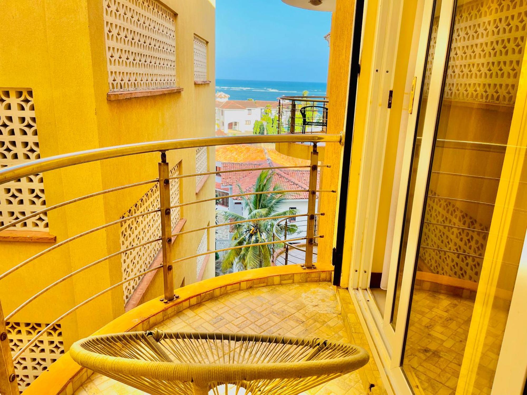 Elna'S Nyali - Work & Unwind - Pool, Sea Views, Ac & Fast Wi-Fi Bed & Breakfast Mombasa Exterior foto