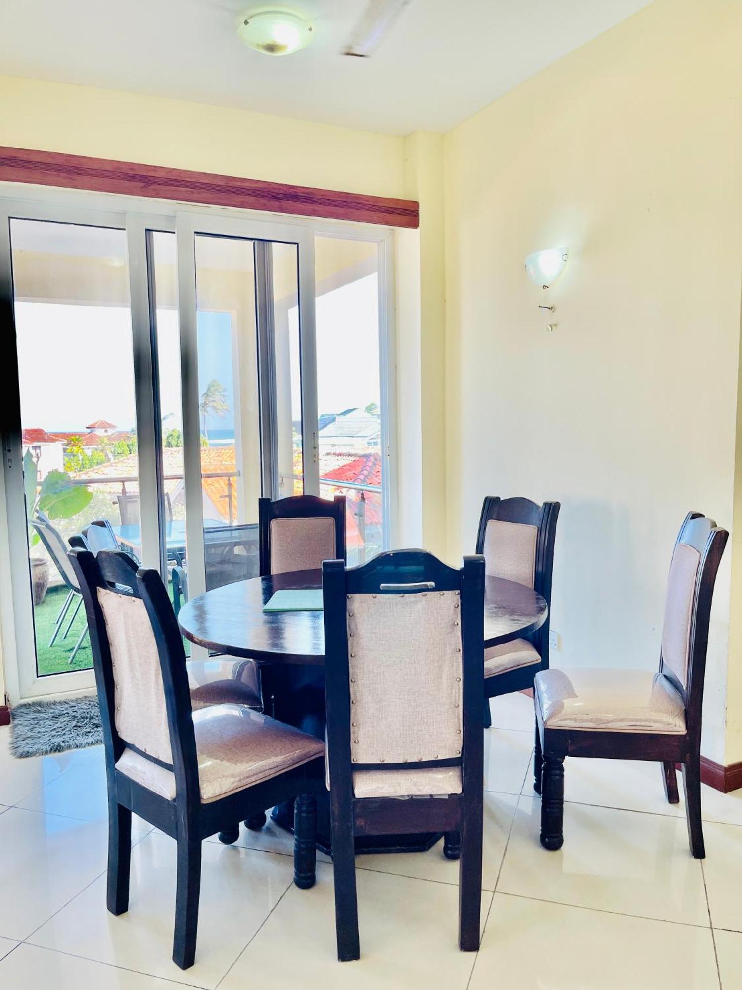 Elna'S Nyali - Work & Unwind - Pool, Sea Views, Ac & Fast Wi-Fi Bed & Breakfast Mombasa Exterior foto