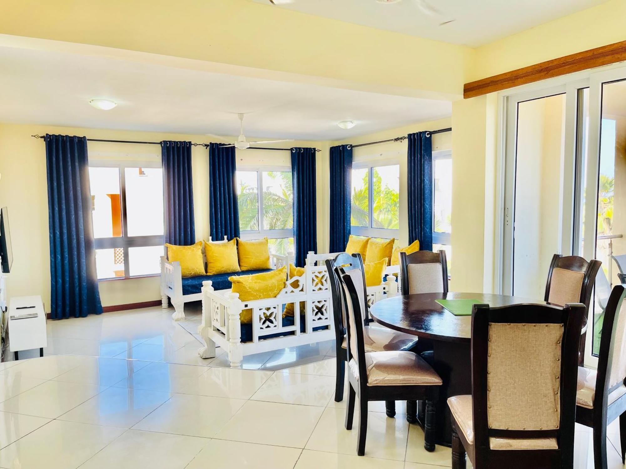 Elna'S Nyali - Work & Unwind - Pool, Sea Views, Ac & Fast Wi-Fi Bed & Breakfast Mombasa Exterior foto