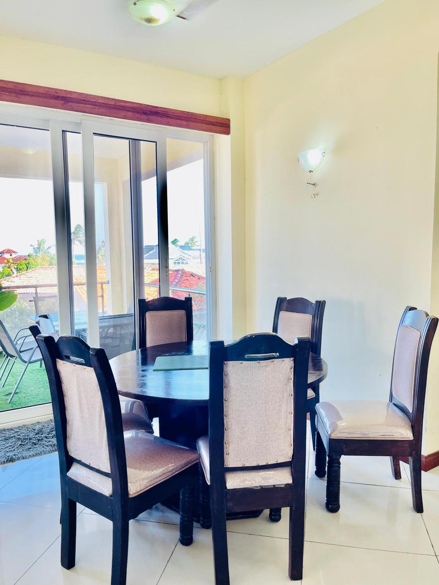 Elna'S Nyali - Work & Unwind - Pool, Sea Views, Ac & Fast Wi-Fi Bed & Breakfast Mombasa Exterior foto
