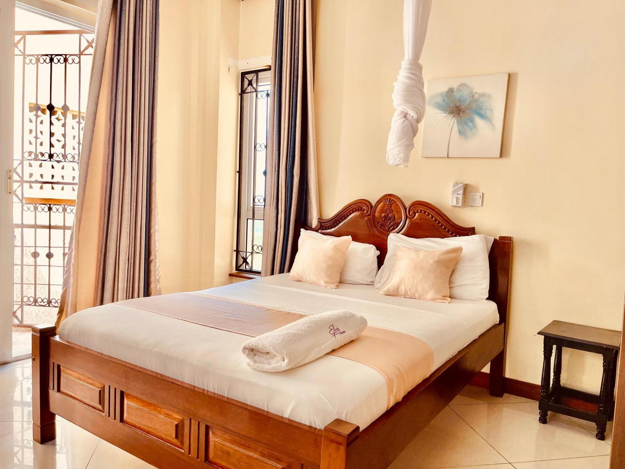 Elna'S Nyali - Work & Unwind - Pool, Sea Views, Ac & Fast Wi-Fi Bed & Breakfast Mombasa Exterior foto