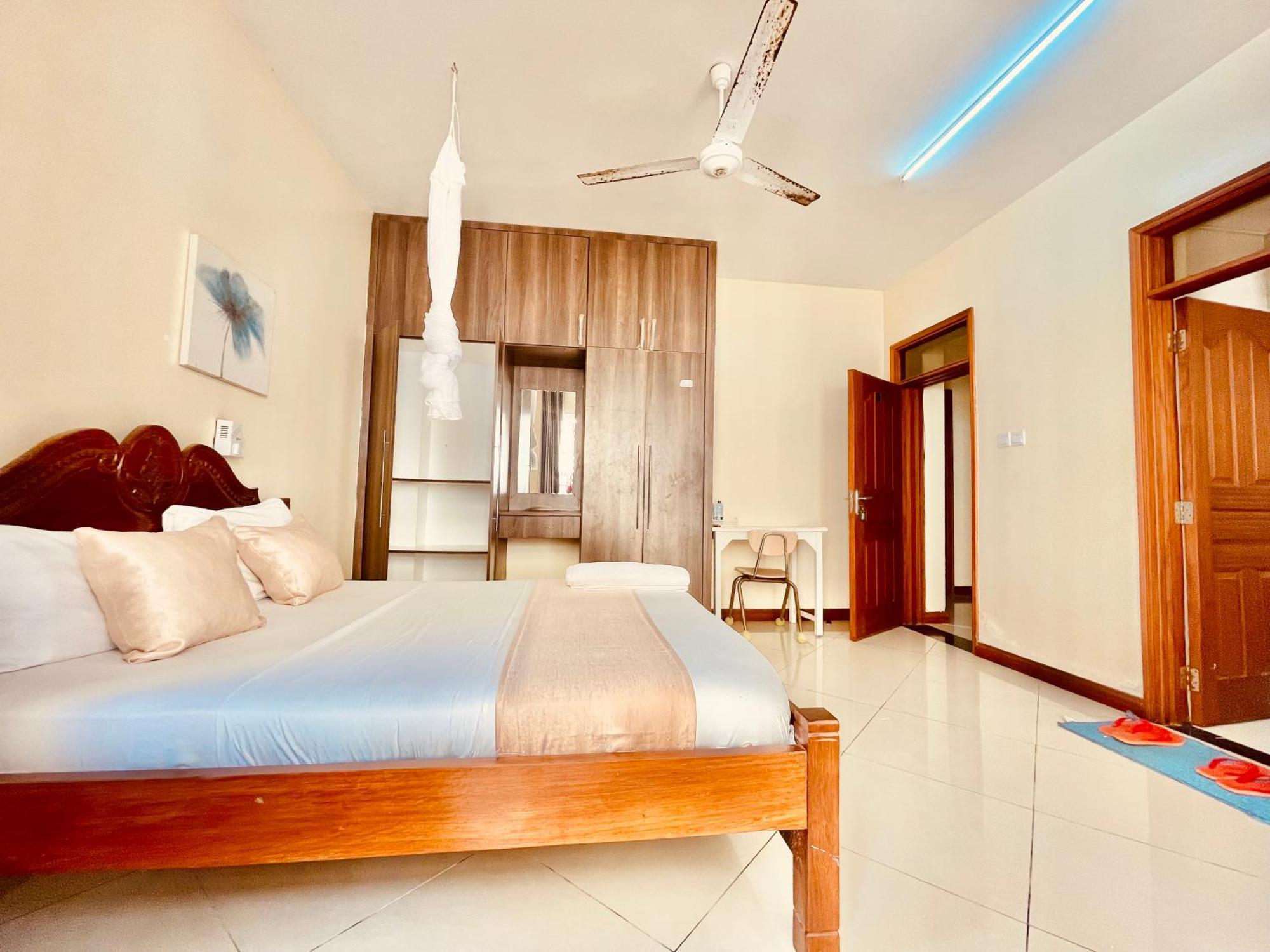 Elna'S Nyali - Work & Unwind - Pool, Sea Views, Ac & Fast Wi-Fi Bed & Breakfast Mombasa Exterior foto